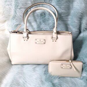 KATE SPADE NEW YORK*** LARGE LEATHER TOTE** LARGE 15 X 10 X4 & MATCHING WALLET
